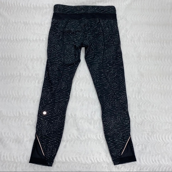 Lululemon Tight II in Snake Battleship Size 6 - Picture 3 of 11